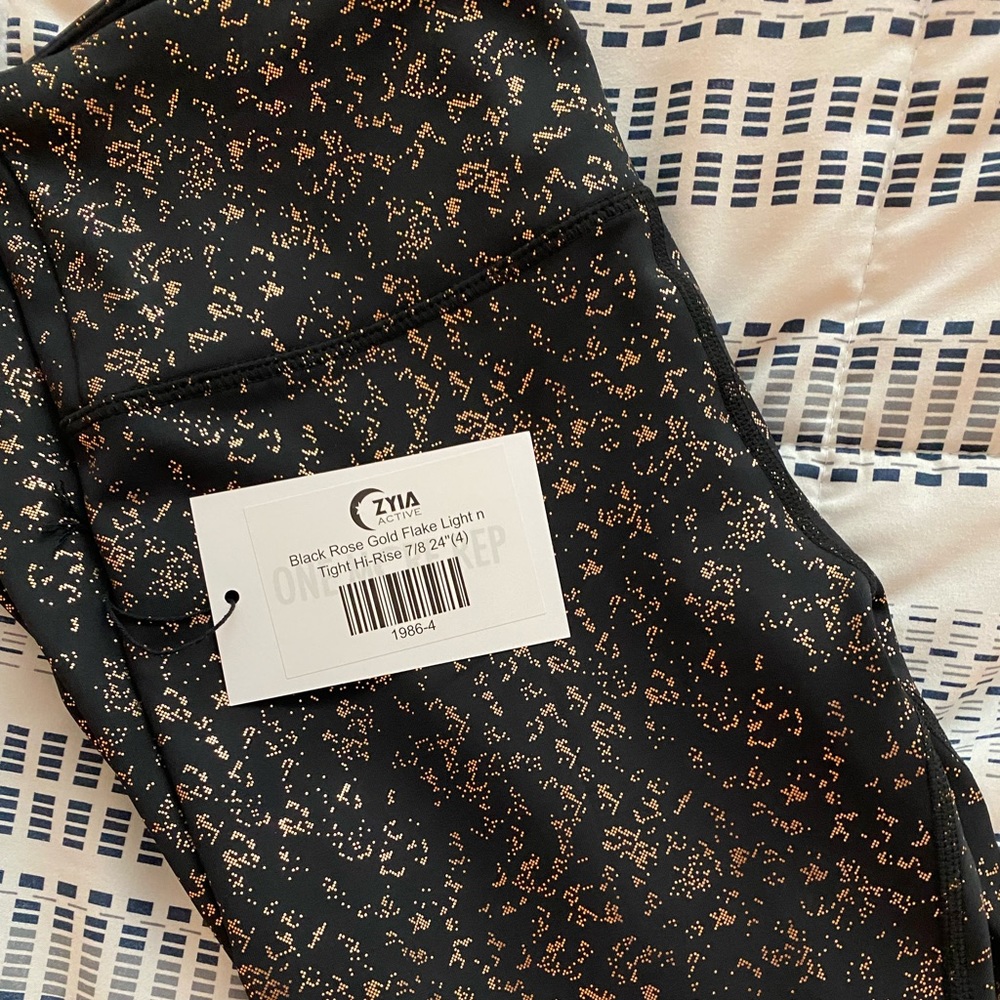 Zyia Black Rose Gold Flake LightnTight 7/8 24”